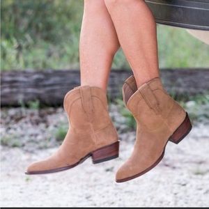 TECOVAS  "Lucy" water-resistant Sand Suede Western booties - size 7.5